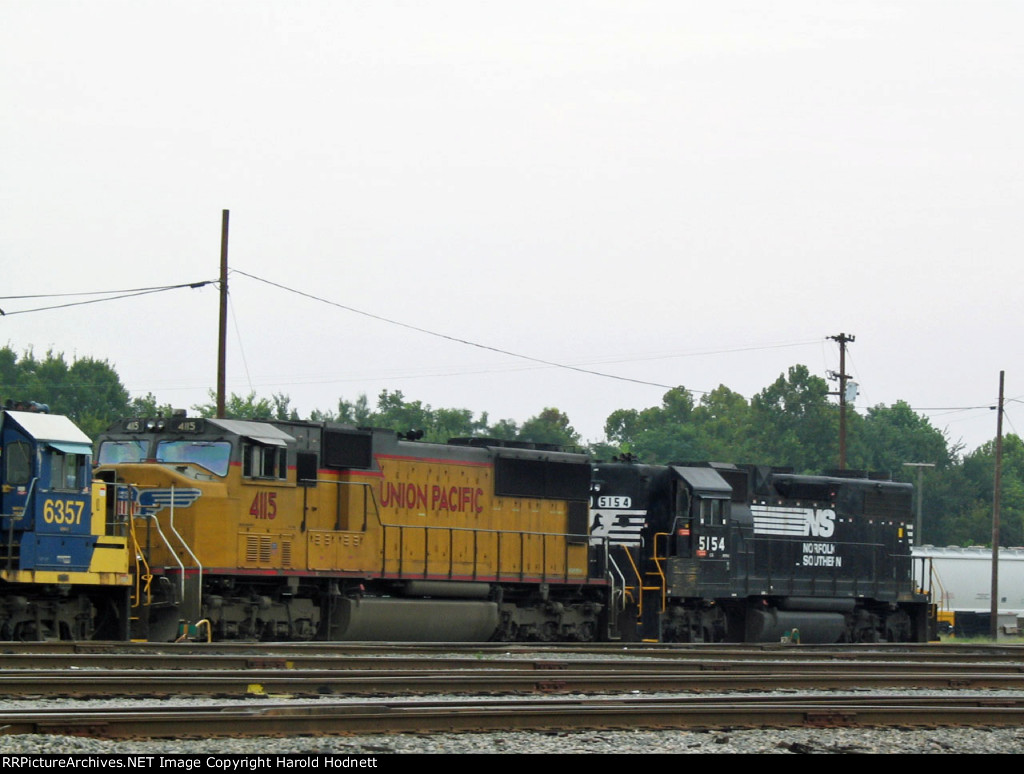 UP 4115 & NS 5154 in the yard